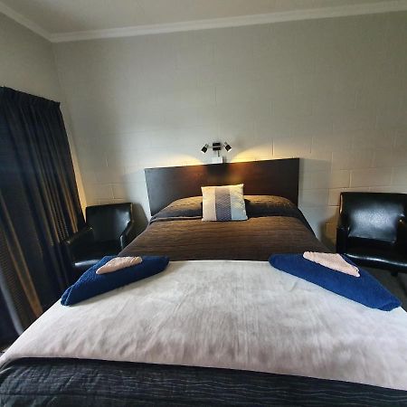 Matador Motel Carterton Экстерьер фото