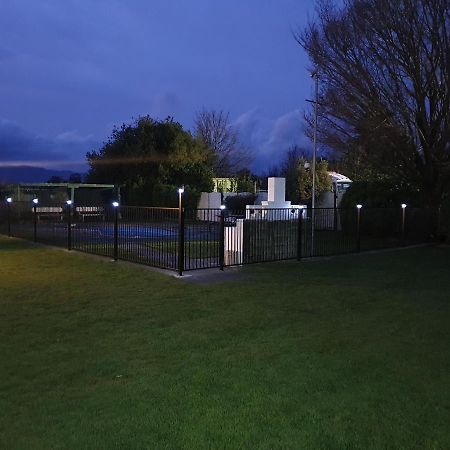 Matador Motel Carterton Экстерьер фото