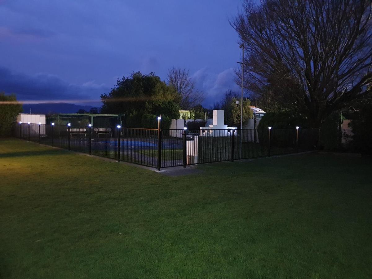 Matador Motel Carterton Экстерьер фото