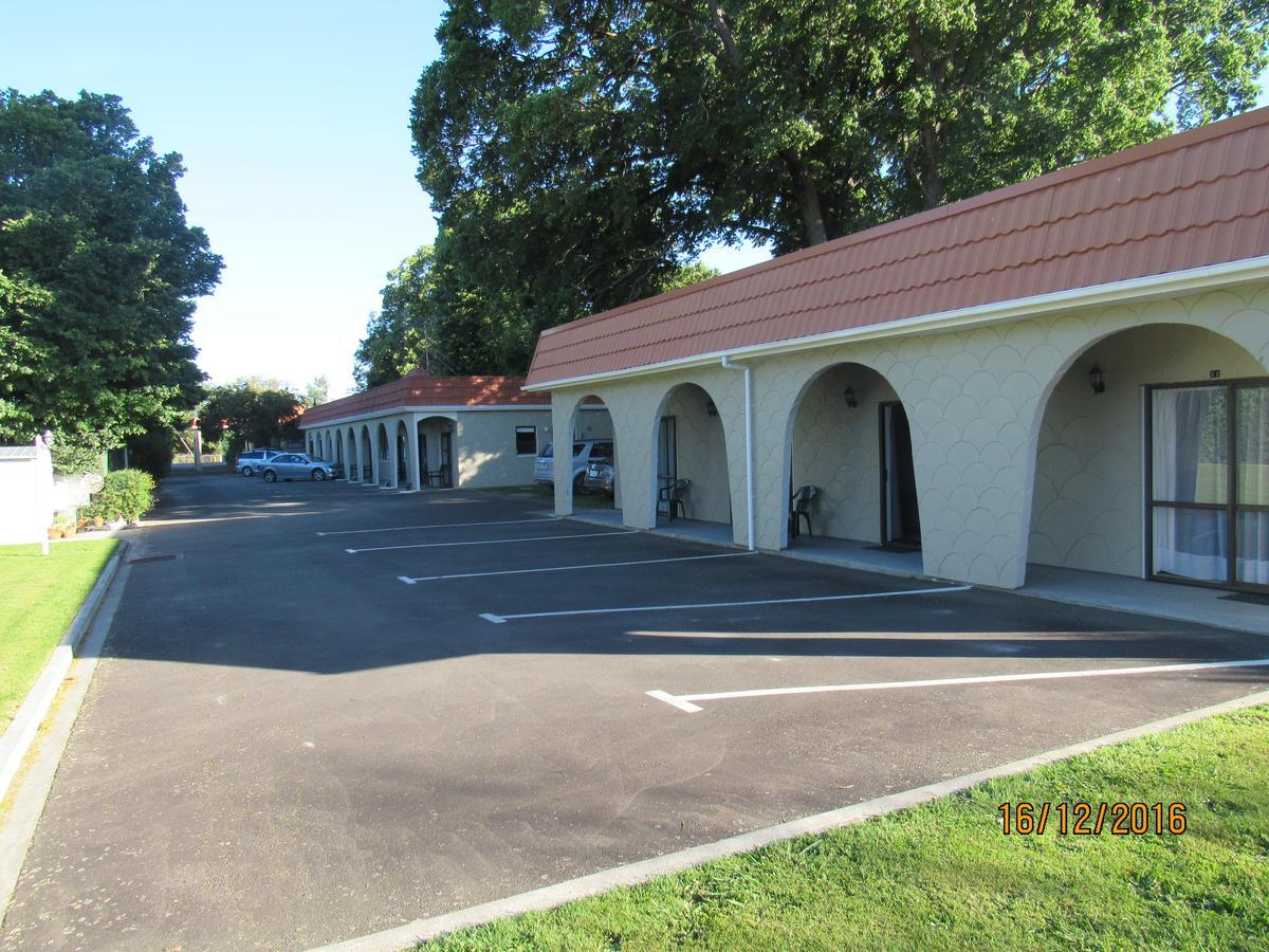 Matador Motel Carterton Экстерьер фото