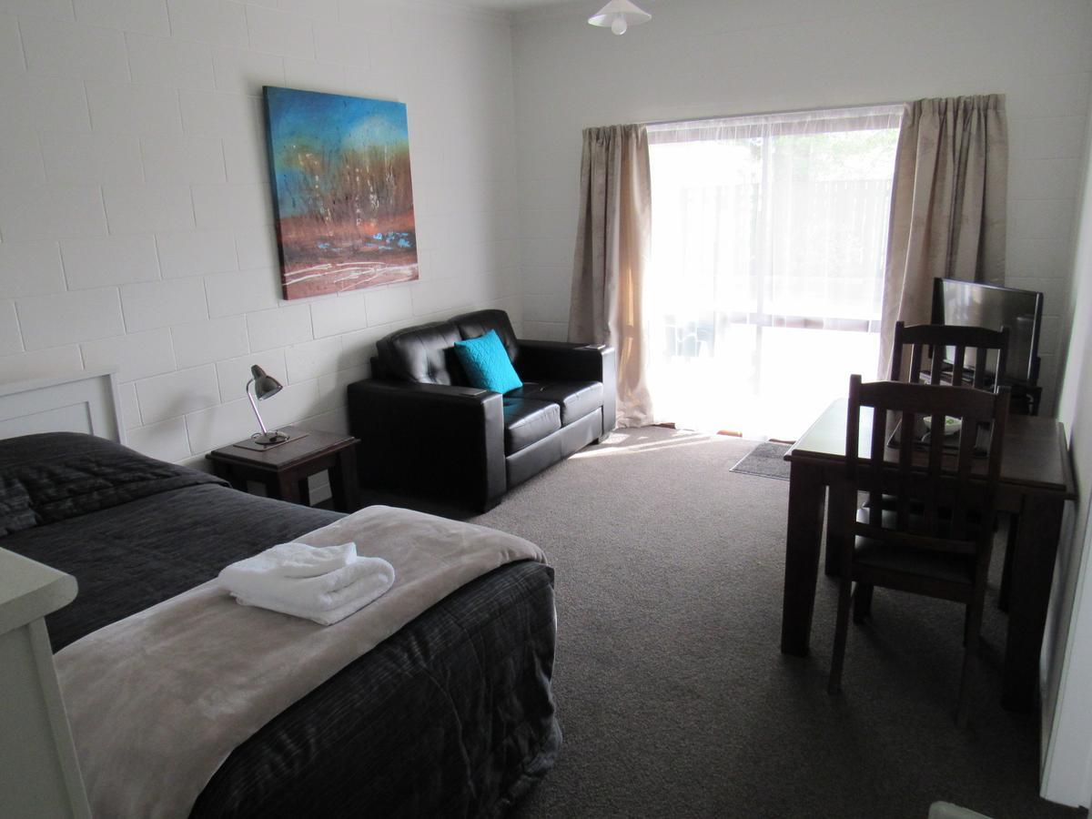 Matador Motel Carterton Экстерьер фото
