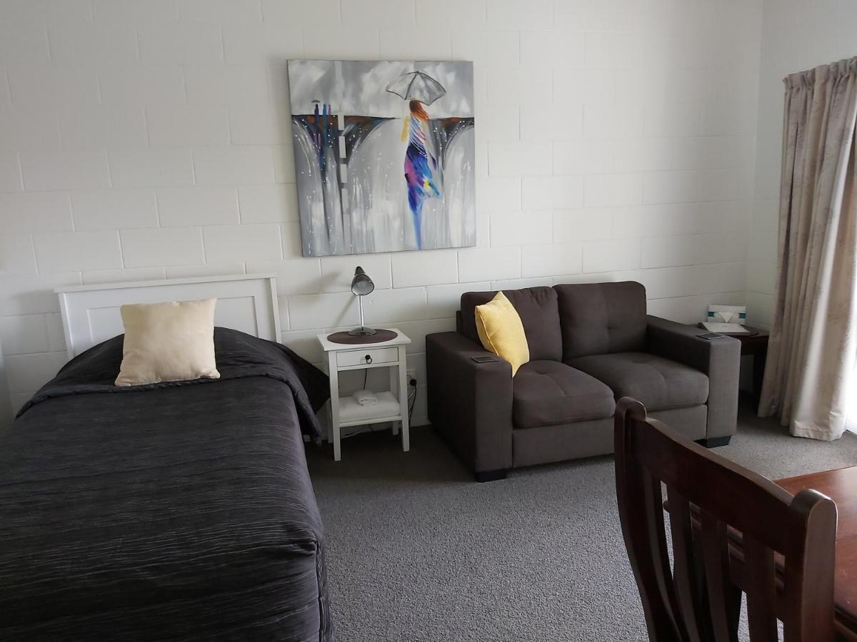 Matador Motel Carterton Экстерьер фото