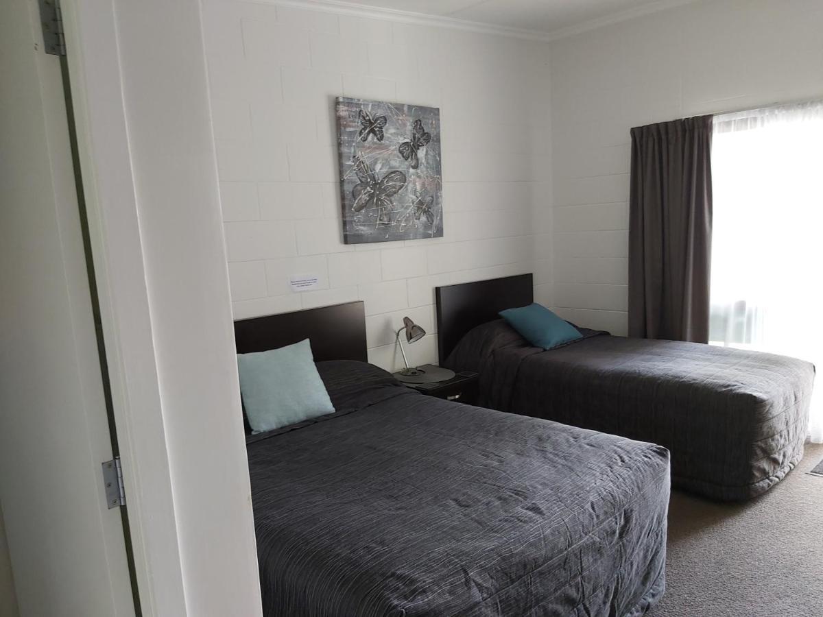 Matador Motel Carterton Экстерьер фото