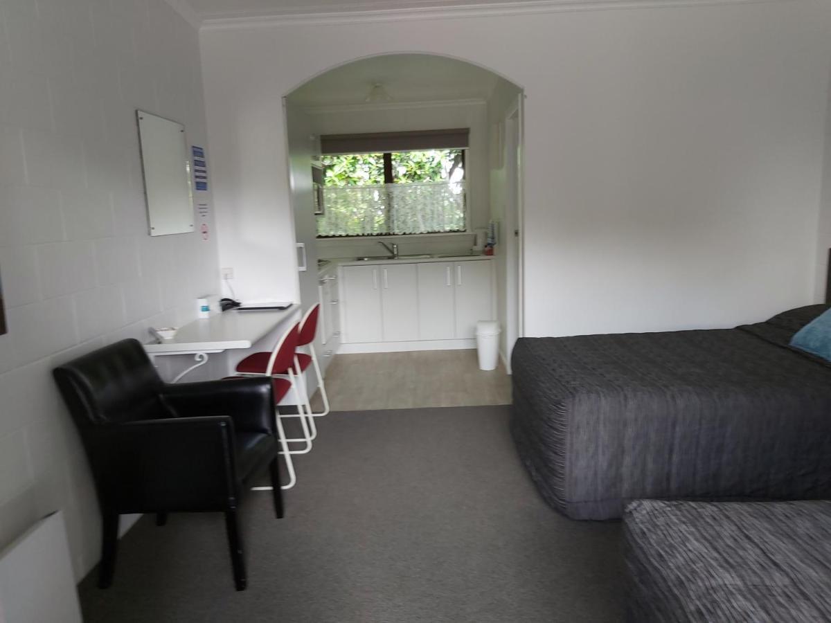 Matador Motel Carterton Экстерьер фото